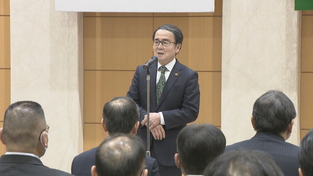 抱負を語る池田豊人知事　香川県庁