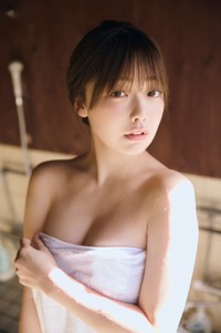 “才女グラドル”塩見きら「B.L.T.2026年2月号」（東京ニュース通信社刊）撮影／撮影/後野順也