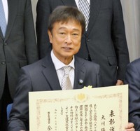 交通文化賞を受賞した太川陽介