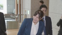 小野田紀美経済安全保障担当大臣が初登庁　東京　22日午前9時半ごろ