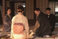 結婚パーティーの席で、松野家・雨清水家、それぞれの思いがあふれ出る　(C)NHK