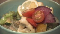 梅雨の今こそすすりたい…野菜たっぷりヘルシー茶そば　「働くスタッフにも癒やされる」と人気　高松市【ほっとマルシェ】