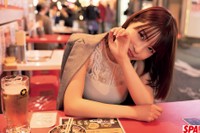 岸明日香（撮影／唐木貴央 ヘアメイク/徳永舞　スタイリング/菊地文子）