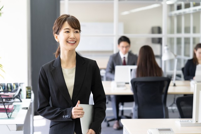 もし、100％仕事に時間を使えたら「管理職」を希望しますか？　※画像はイメージです（polkadot/stock.adobe.com）