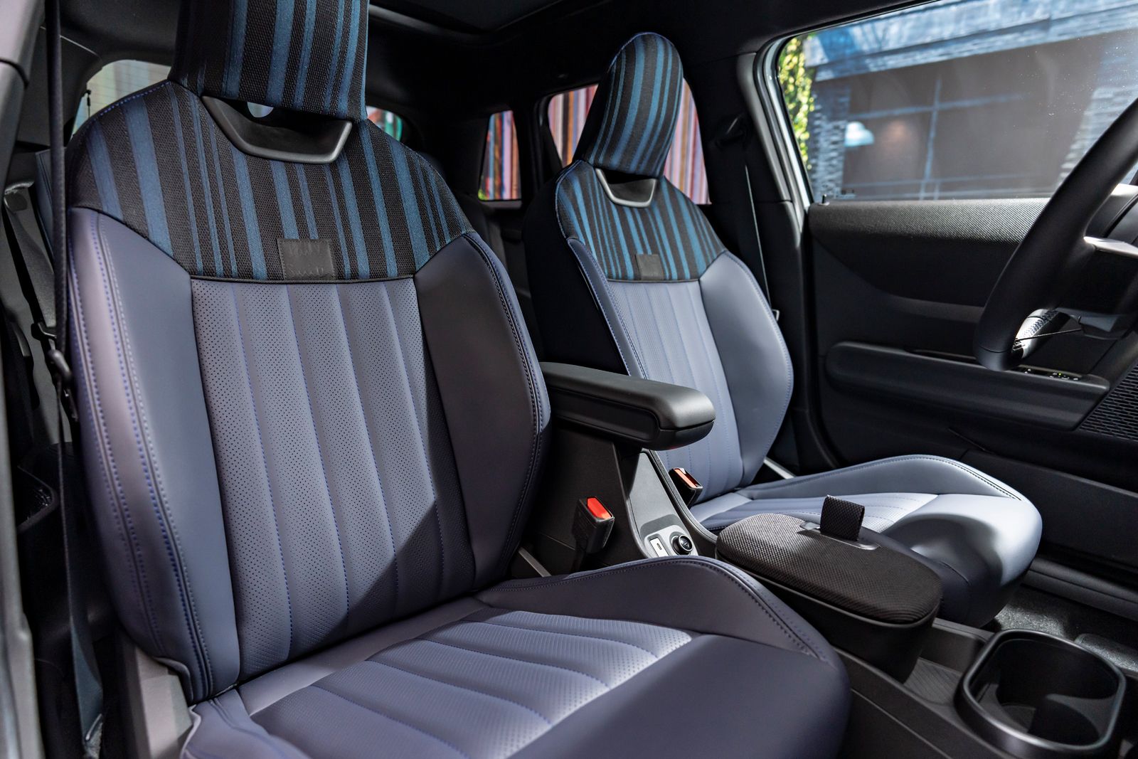 06_highRes_the-mini-cooper-5-do