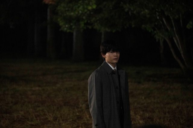 長尾謙杜「現代の若者の態度や考え方を“表現”」青江の場面写真公開『俺ではない炎上』 - 朝日新聞