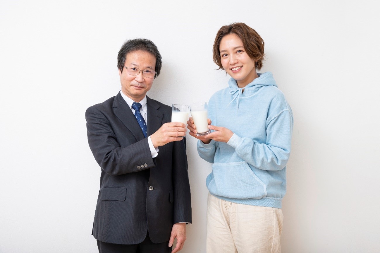 食育インストラクターの和田明日香さんと女子栄養大学の上西一弘教授
