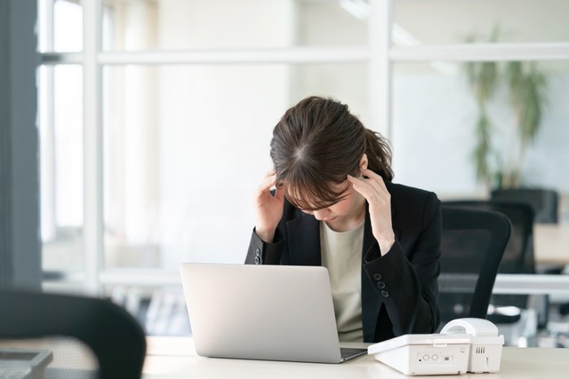 睡眠不足やストレスの主な原因は「経済的な心配」が最多　※画像はイメージです（naka/stock.adobe.com）