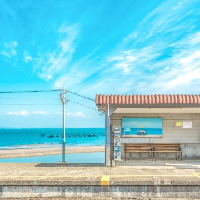 まるで窓のような駅の広告 ※めかぶさん提供