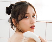 都丸紗也華（撮影／Takeo Dec.　ヘアメイク／澤田果歩（GiGGLE）スタイリング／毛塚由恵）