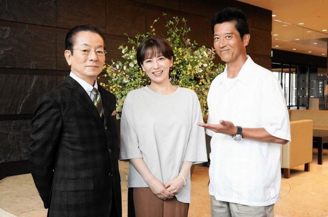 相棒２１に出演する（左から）水谷豊、鈴木砂羽、寺脇康文＝提供