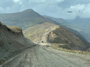 ＜ナゴルノ・カラバフ往還記⑤完＞命がけの脱出　終わった戦争、終わらない混乱の予感