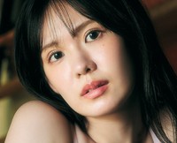 岡本彩夏（撮影：高橋慶佑　ヘアメイク：海瀬志津奈（JULLY）　スタイリング：鮎川恵子）