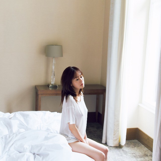 前田敦子写真集【公式】X（@atsuko_book）より