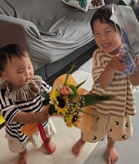 三男くんの退院の日、お花を用意したよ！（提供：@ikukyu_vlogさん）
