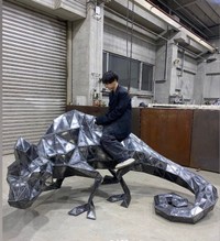 卒業制作『カメレオン』（提供：菊地 凌和さん）