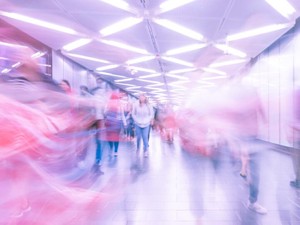 「意識」の薄い上司たちの反応を見比べる。変わる社会に生き残れるか