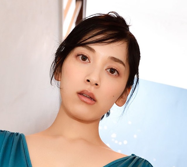 都丸紗也華（提供：週刊SPA!編集部　撮影：三浦憲治　ヘアメイク：米澤和彦　スタイリング：KAN）