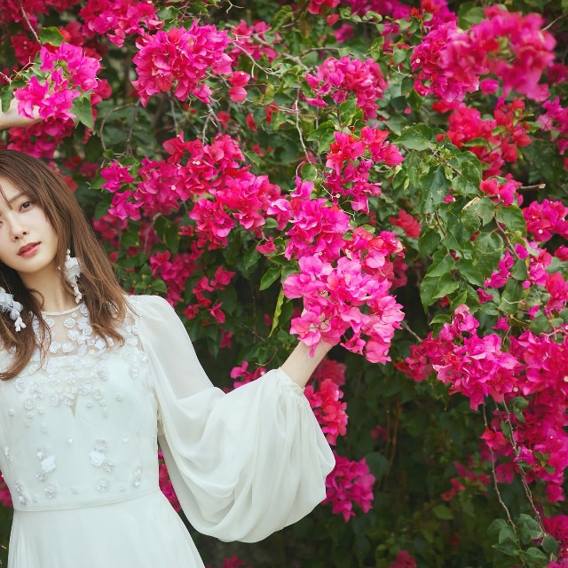 『ゼクシィ国内リゾートウエディング2026 Summer & Autumn』の表紙に登場した櫻坂46・田村保乃さん