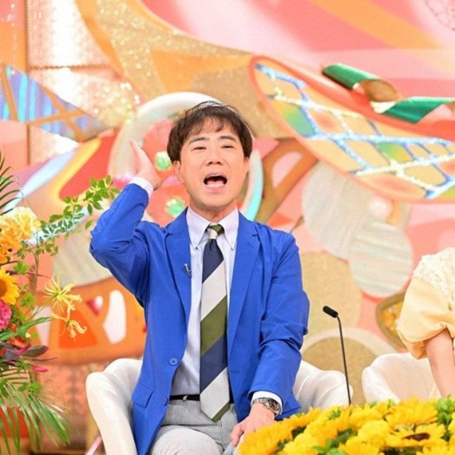 司会の藤井隆さん、井上咲楽さん©ABCテレビ