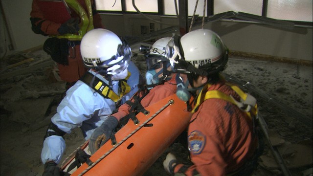取り残された人を救え！消防隊員らが震災救助訓練　岡山・倉敷