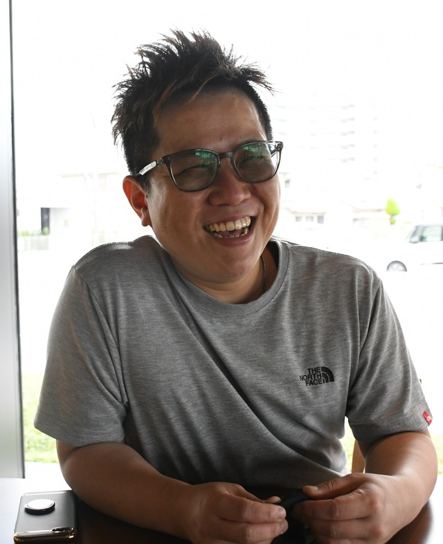 今後の方針について語る株式会社そらまめらんどの福井桂社長＝島根県松江市灘町、NHK松江放送局