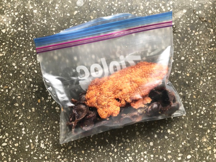 保存袋や容器に入れ、冷蔵庫で保存。1週間以内に食べきる。