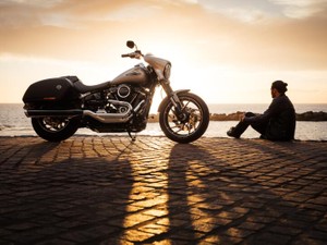 迫るバイクに立ちすくむ私を助けた、名前も顔も覚えていないあの人