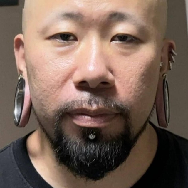 アフター／現在のスキンヘッド姿／Akimoto MINMIさん（@akimoto_family）提供