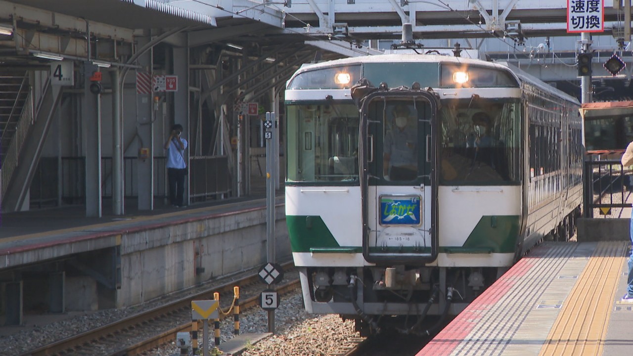 キハ185系」と「キハ47形ノスタルジー」で高松―津山を往復 国鉄