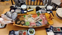 夕食の舟盛りが豪勢すぎる…／六六36さん（@36_RokuRoku_）提供