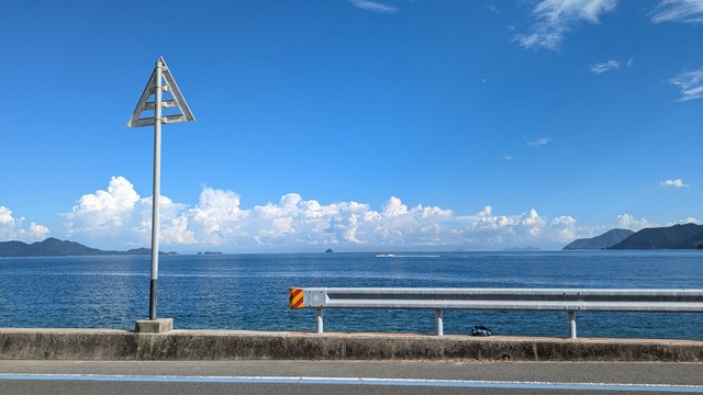 しまなみ海道をサイクリング中に見た夏の光景／おれんぢさん（@0r4n9e__）提供