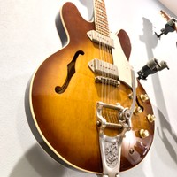 近年は日本製のEpiphone Casinoの評価も高まっており、市場でも知る人ぞ知る人気の機種になっているそう。