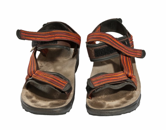 お気に入りのサンダル、足の指の形に汚れていない？※画像はイメージです（ Václav Mach/stock.adobe.com