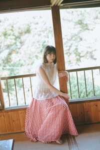 山田桃実さんが登場した「B.L.T.2025年10月号」（東京ニュース通信社刊）撮影／前康輔