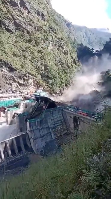 Over 350 dead, 1,000 missing in Himalayan flash floods | The Asahi Shimbun: Breaking News, Japan News and Analysis