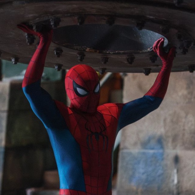 「スパイダーマン」のワンシーン