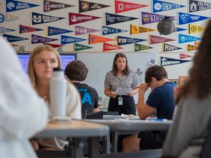 アメリカの10代、成績やリーダーシップで女子が男子より上？調査結果が示す社会の影響