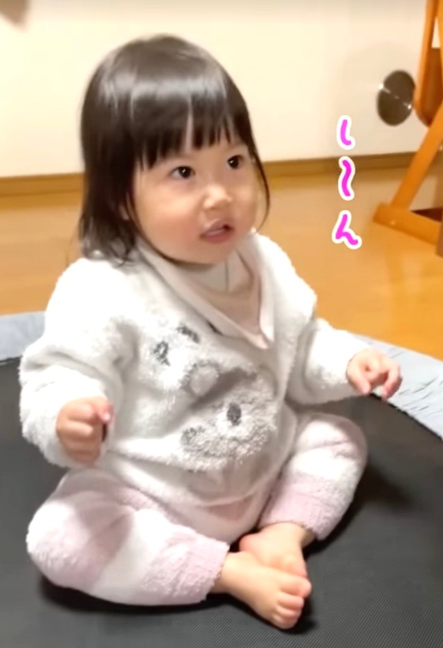 ママのリクエストでは、なぜか歌ってくれない次女ちゃん…（提供：rare cheese babyさん）