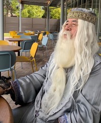 休息を取る異世界おじいちゃん。