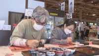伝統的工芸品「香川漆器」の絵付けを体験　香川・高松市