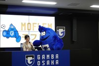 〝通訳〟に思いを伝えるモフレム