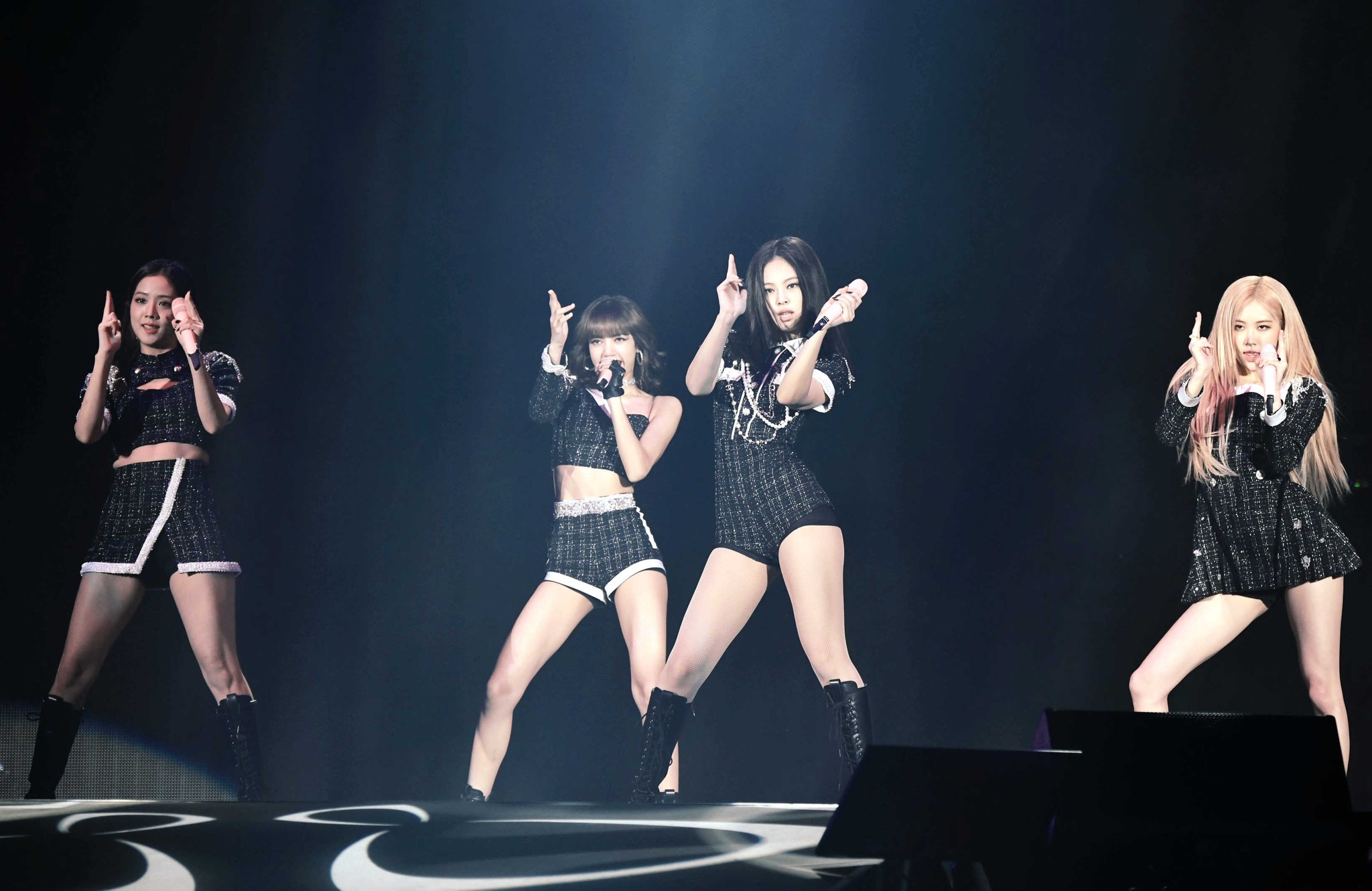 BLACKPINK 約3年ぶりの東京ドーム公演で圧巻のステージ！2日間を大盛況