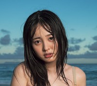 白濱美兎「旬撮GIRL Vol.28」（扶桑社）より＝撮影／唐木貴央 ヘアメイク／新井祐美子 スタイリング／菊地文子