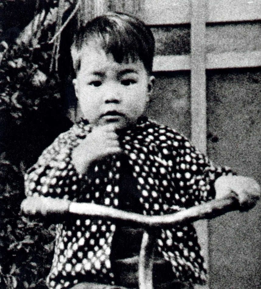 千葉の自宅前で（就学前）