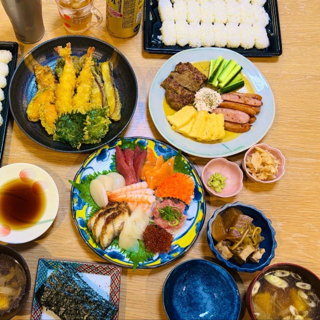家族で楽しんだ手巻き寿司。料理や食事の投稿も多く、家庭での食卓の様子がうかがえる／とりさん（@torisan_null）提供
