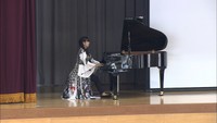 「優しさ詰まったきれいな音色」　ドイツから真備町の中学校へグランドピアノのプレゼント　岡山
