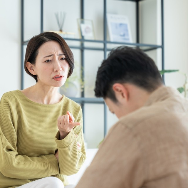 怒りに任せて夫を深く傷つけてしまった…　※画像はイメージです（arancione/photoAC）