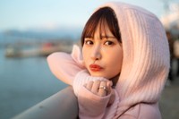 小野六花デビュー6周年記念写真集『6』（ジーオーティー）
