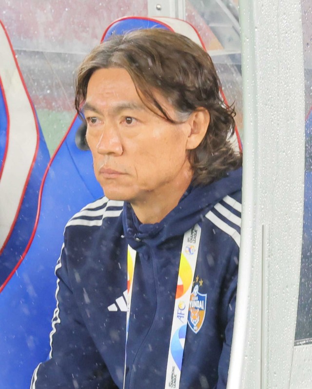 洪明甫（ホン・ミョンボ）氏
